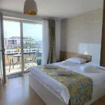 Luxury Panorama Apartament,coresi Апартаменты