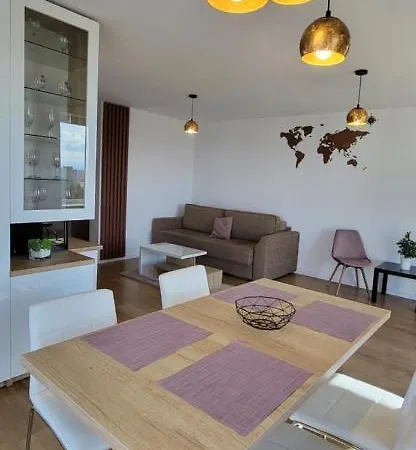 아파트 Luxury Panorama Apartament,coresi 브라쇼브