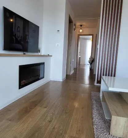 Luxury Panorama Apartament,coresi 아파트 *