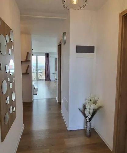 Luxury Panorama Apartament,coresi * Брашов