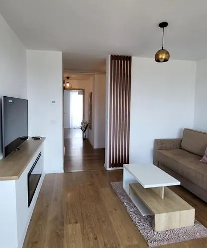 Luxury Panorama Apartament,coresi Апартаменти Брашов