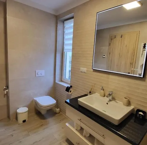 Luxury Panorama Apartament,coresi Lägenhet *