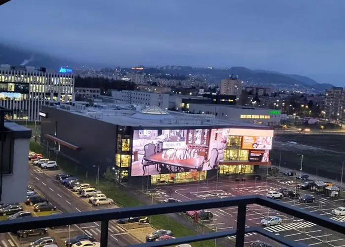 Апартаменти Luxury Panorama Apartament,coresi Брашов